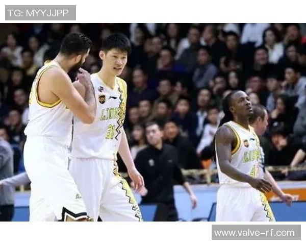 武汉足球队以59分领跑杯赛积分榜展现强劲实力